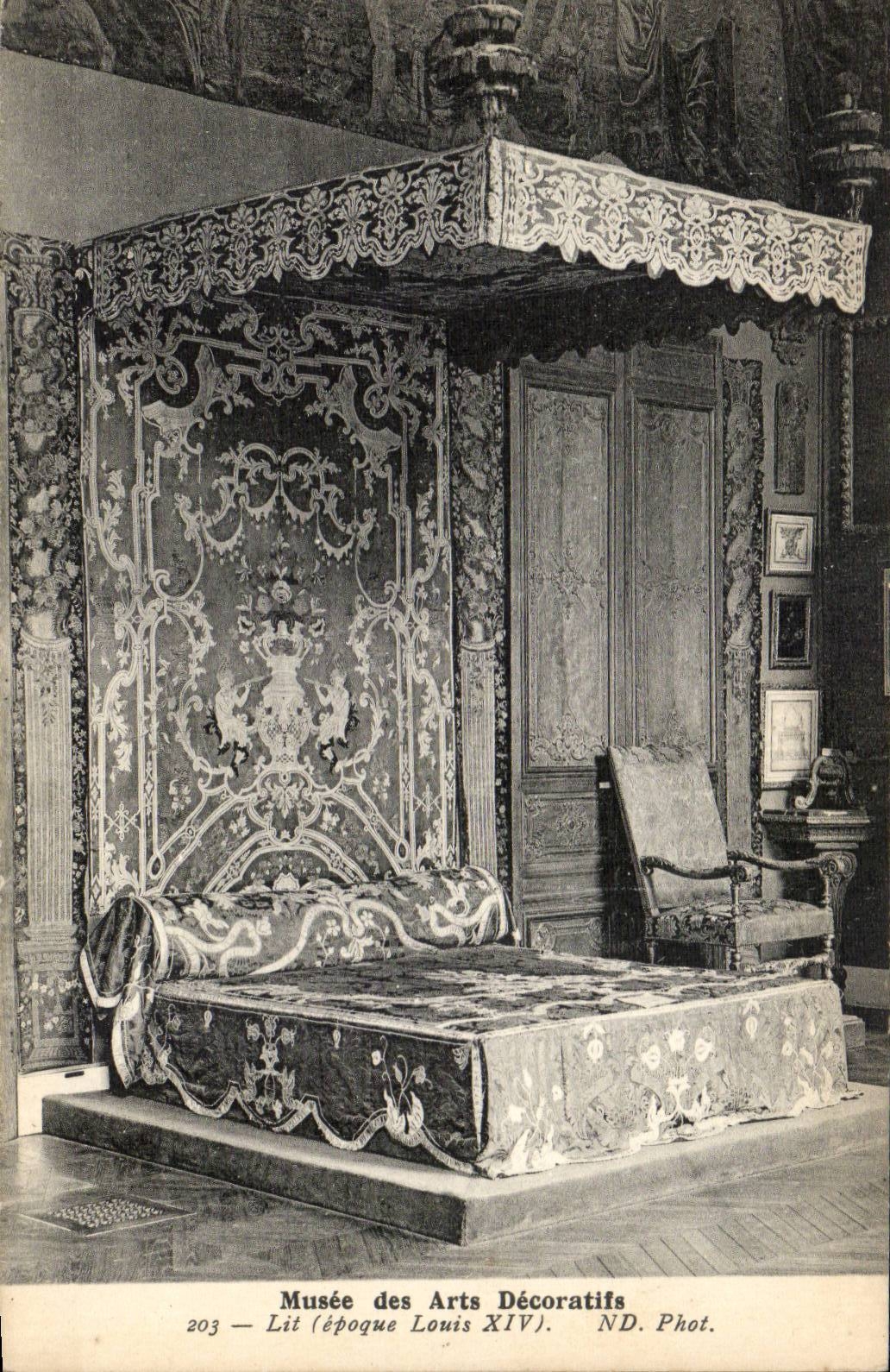 CPA Paris Musee des Arts decoratifs Lit