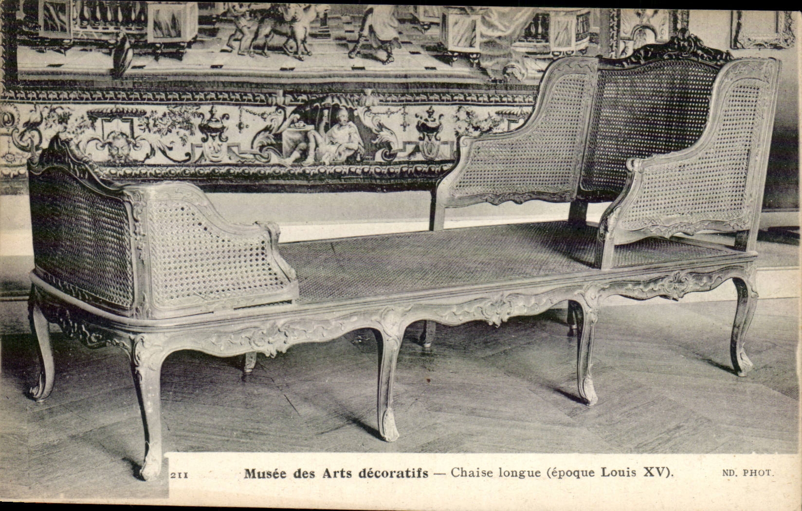 Paris Musee des Arts decoratifs Chaise longue