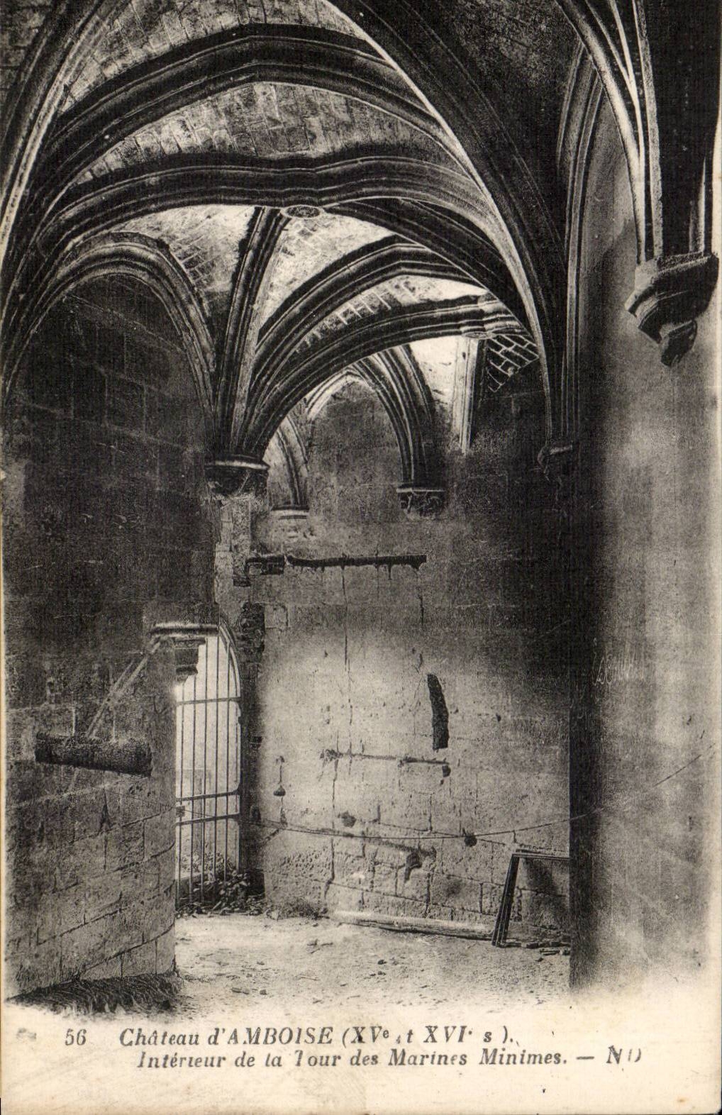 CPA Chateau d'Amboise Interieur de la tour des Marines minimes