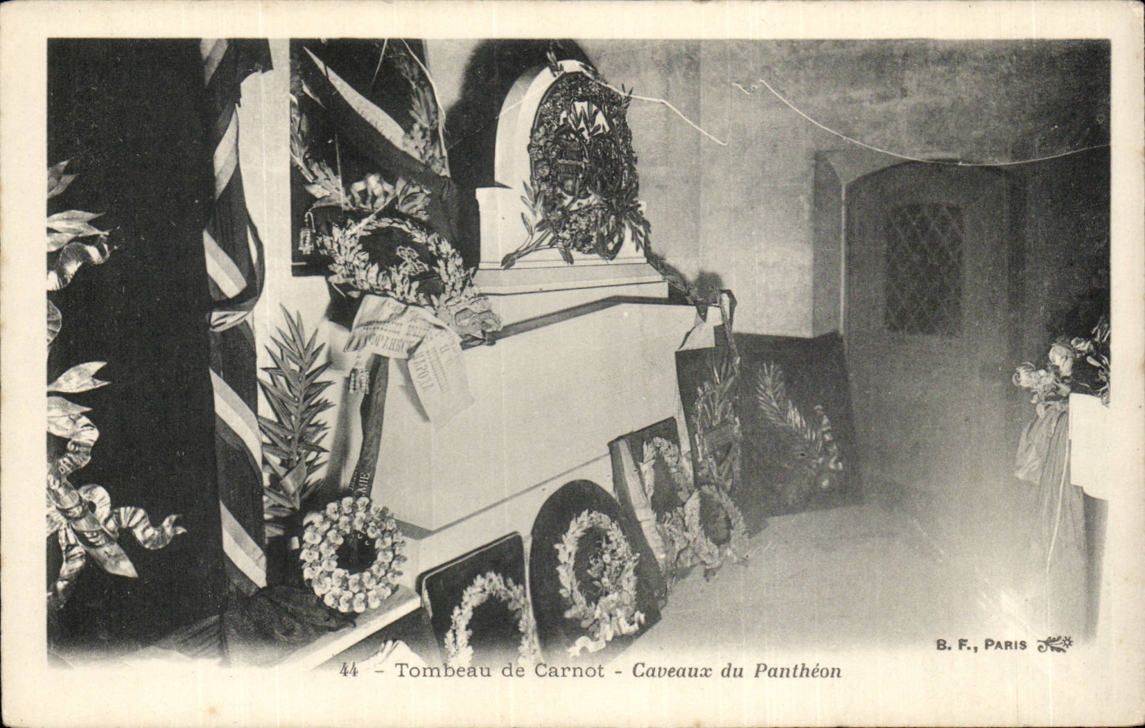 Paris CPA Tomb of Carnot Caveaux of the Pantheon