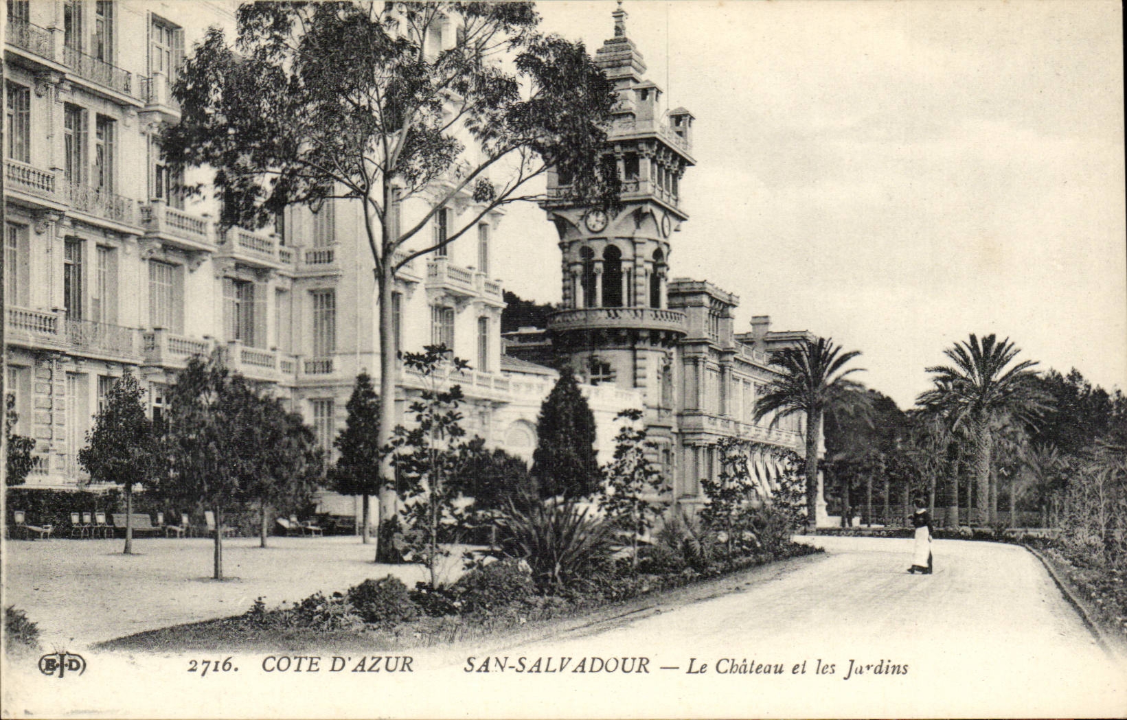 CPA San Salvadour Le chateau et les jardins