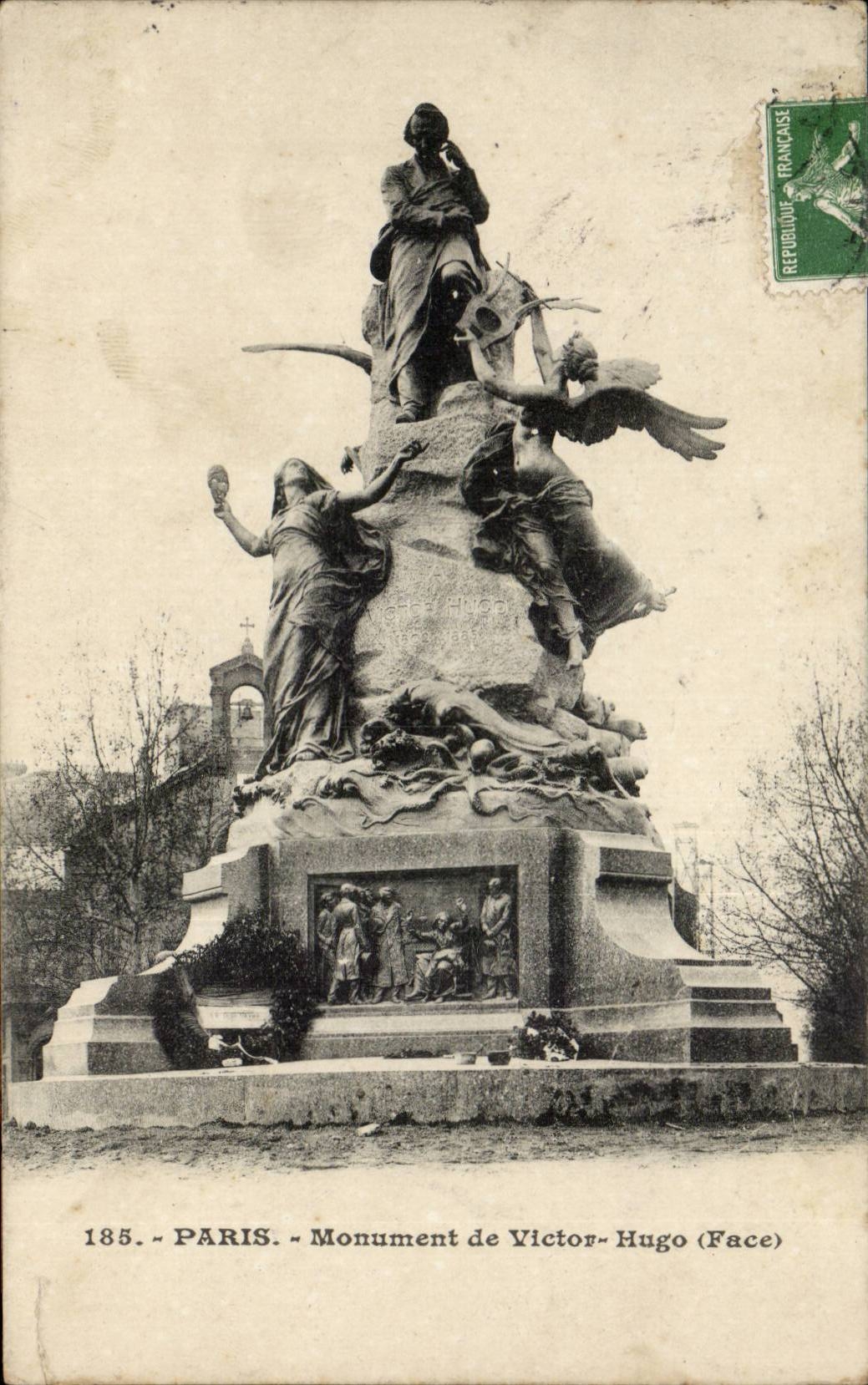 Paris CPA Monument de Victor Hugo