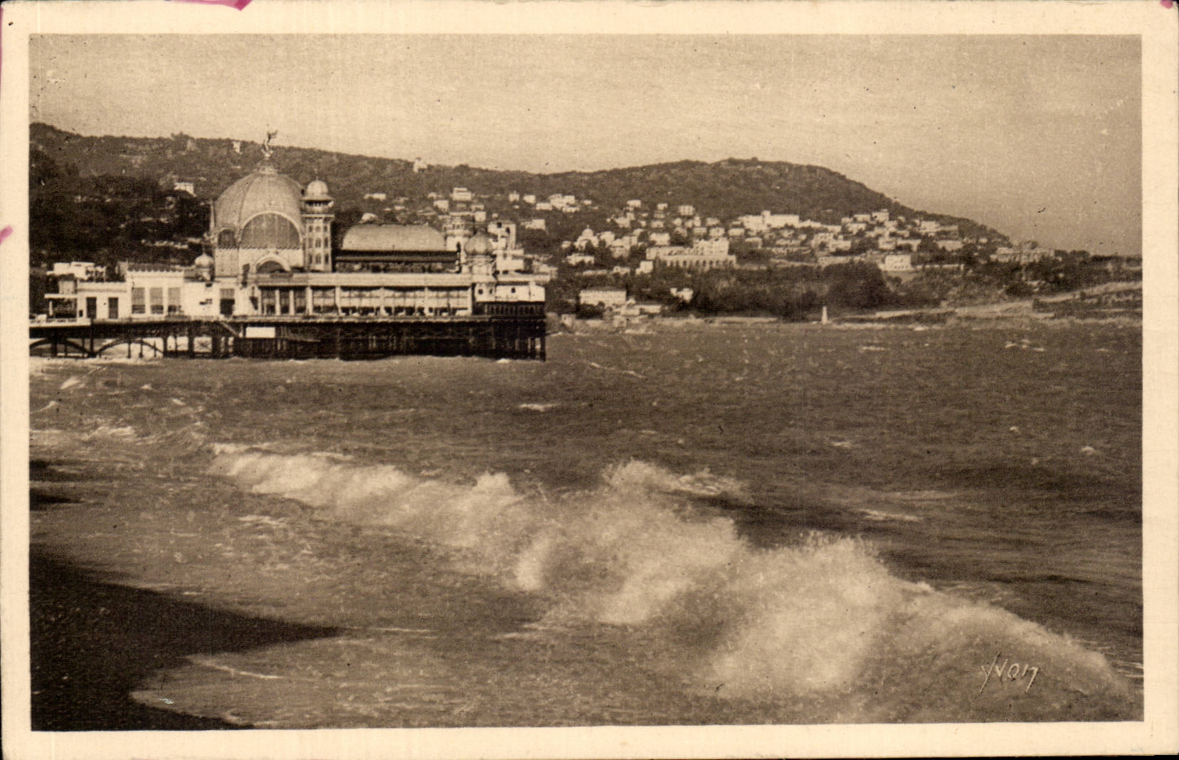 CPA Nice surging Sea