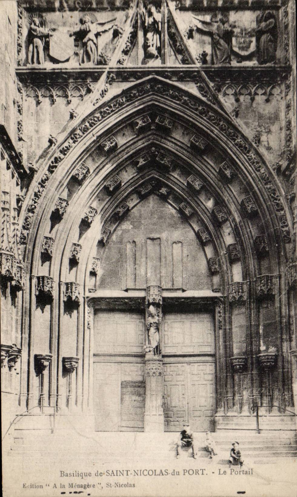 CPA Basilique de St Nicolas de Port le portail