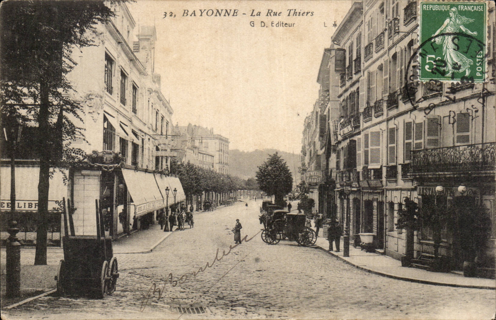 Bayonne CPA the street Thiers
