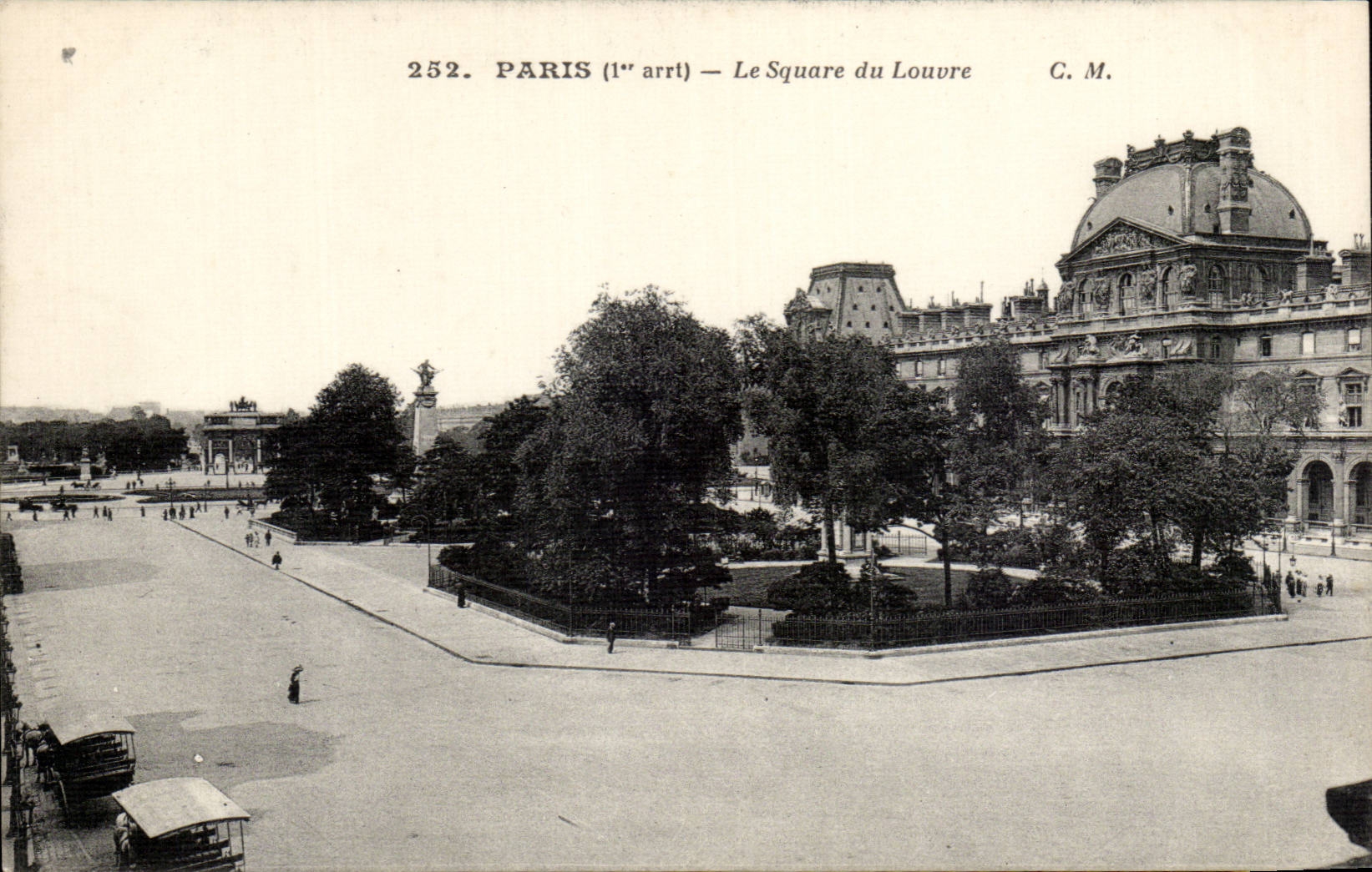 Paris CPA Square du Louvre