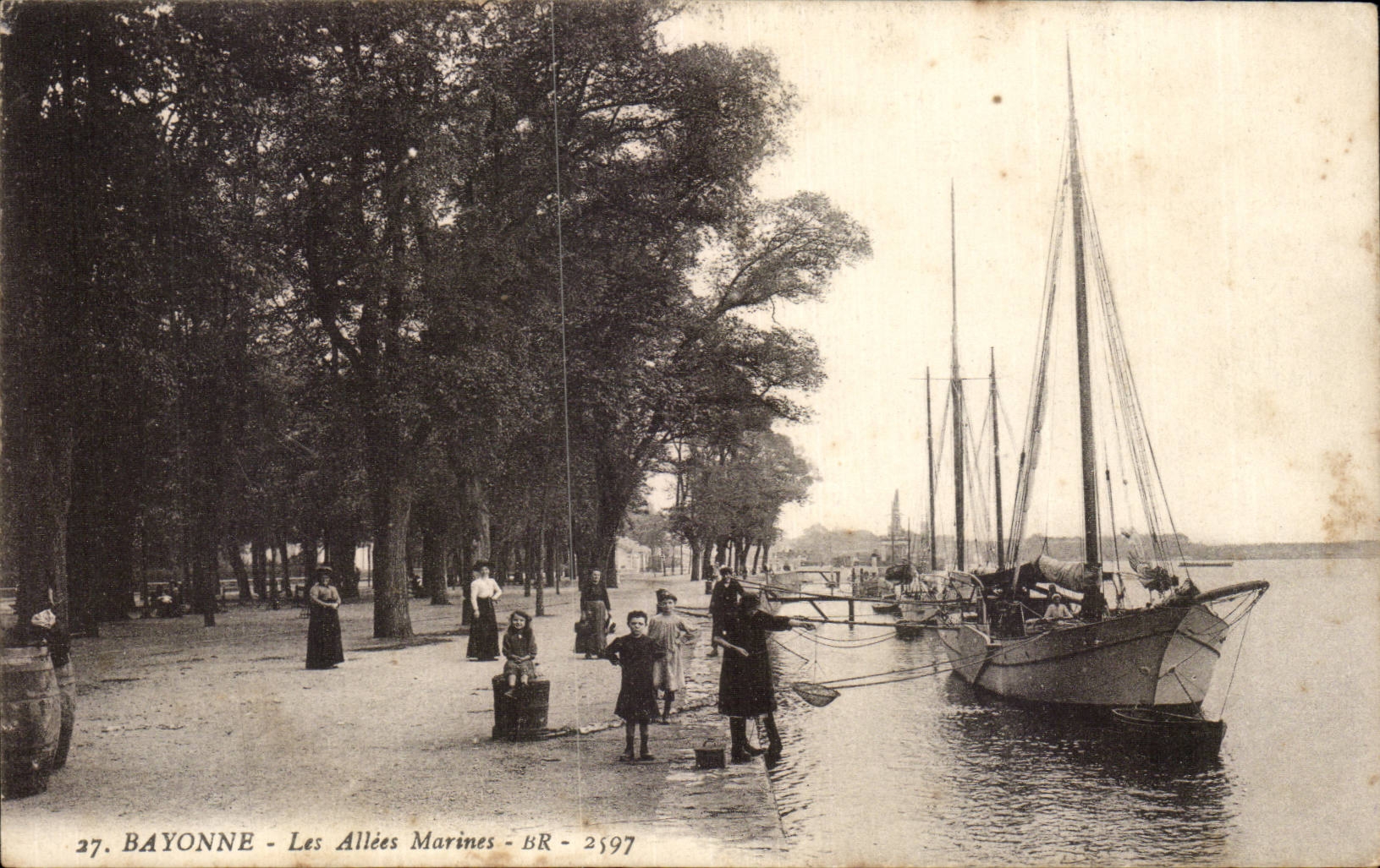 Bayonne CPA marine alleys Boat