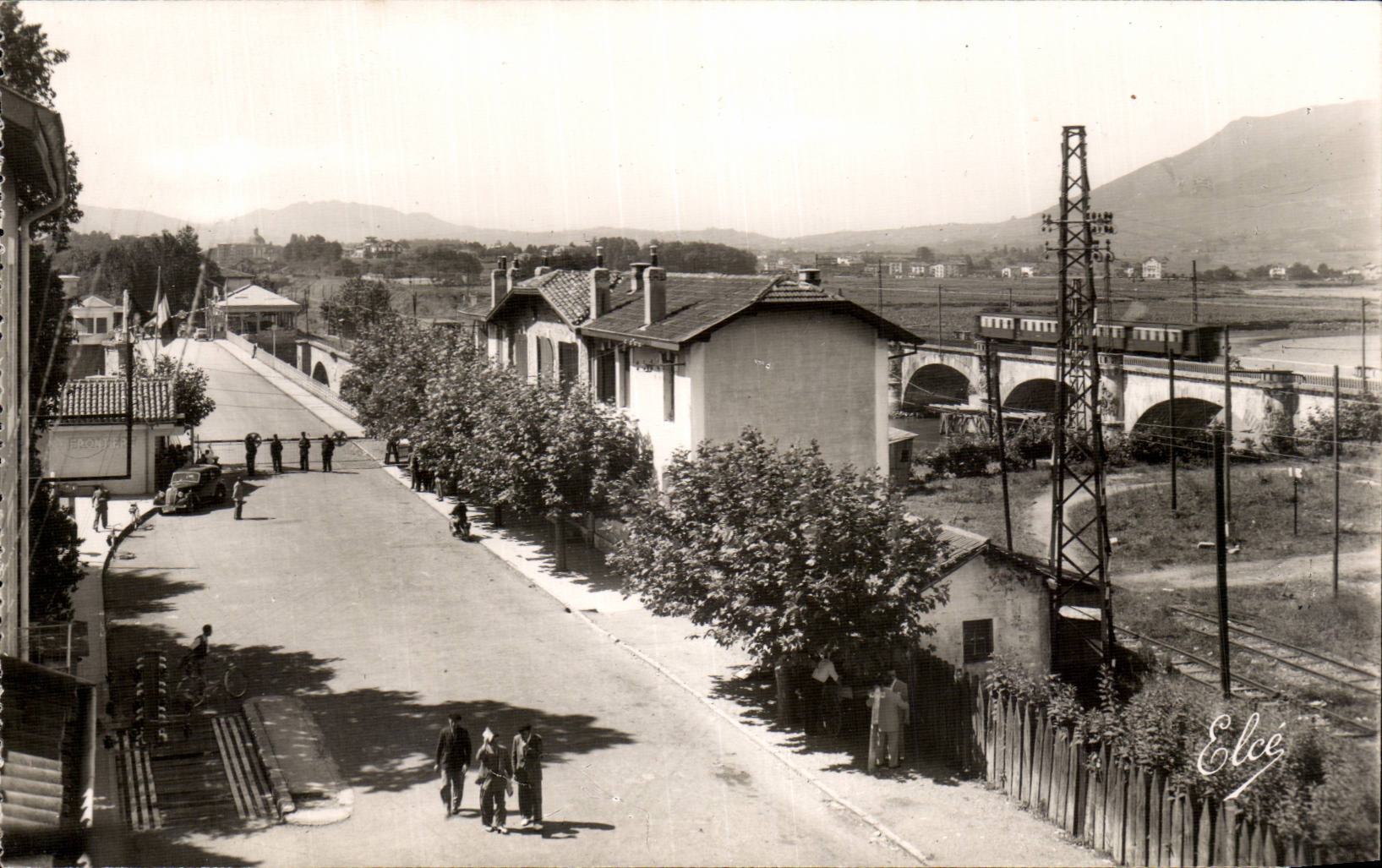 Hendaye MODERN CARD Free Spanish Border three international bridges