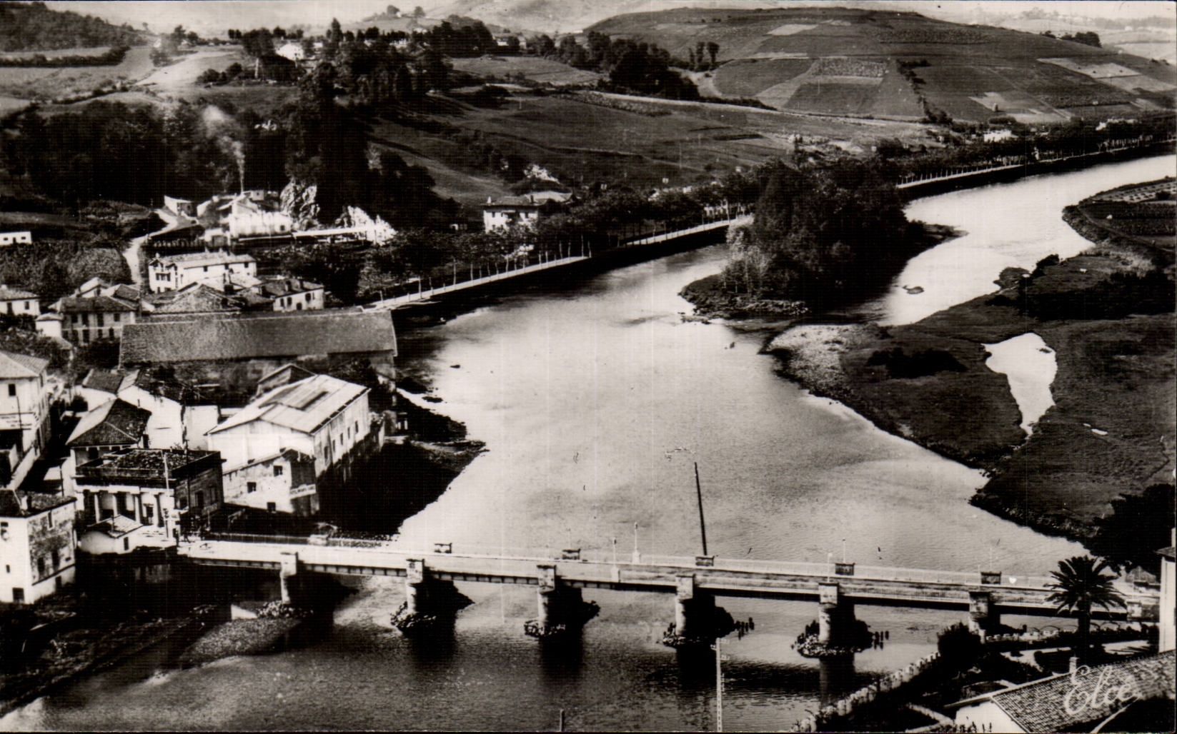 Behobie CPA the international bridge Bidassoa and the island with pheasants