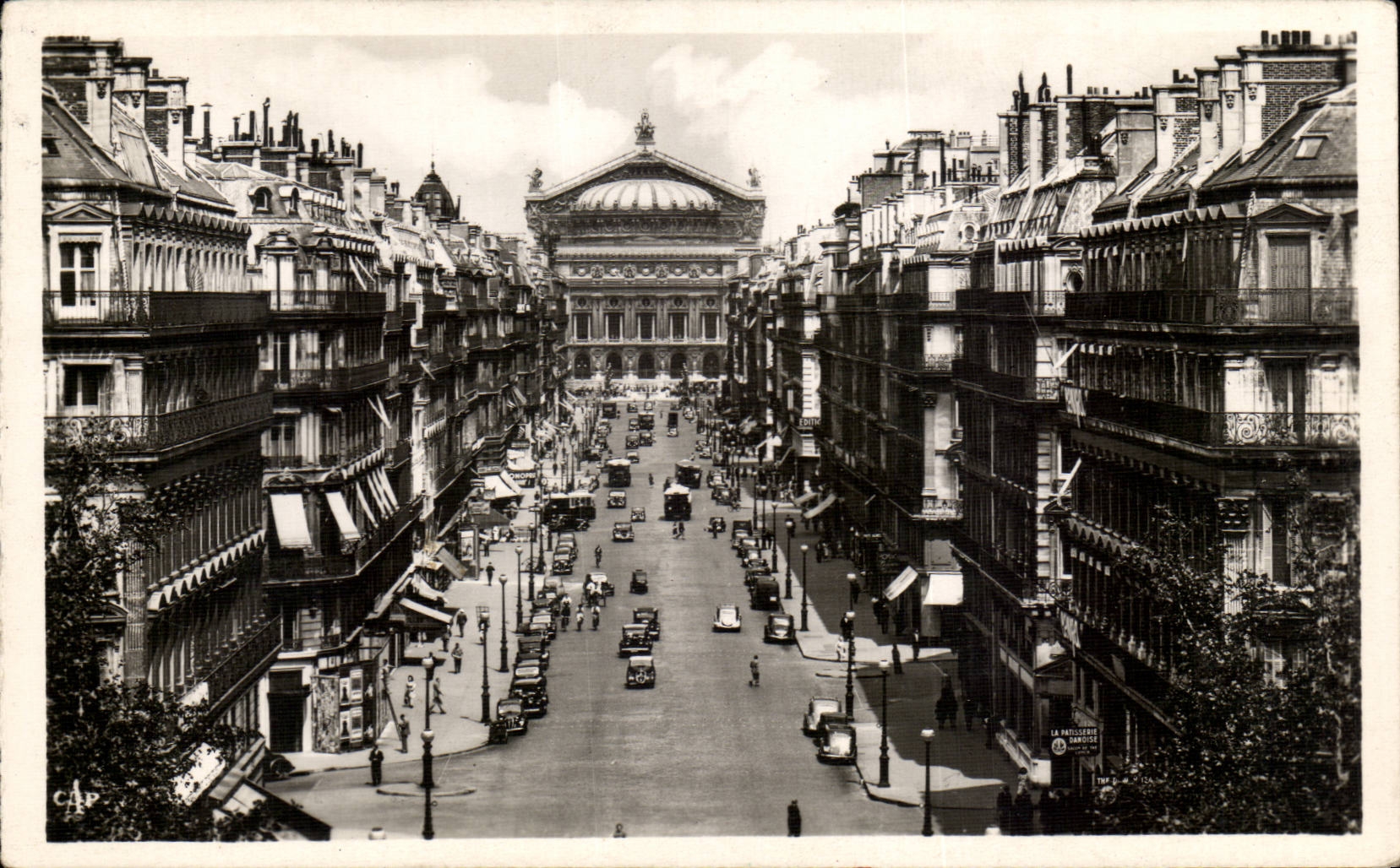 Paris CPA Which occurred of the opera Seen from of the large hotel of the Louvre