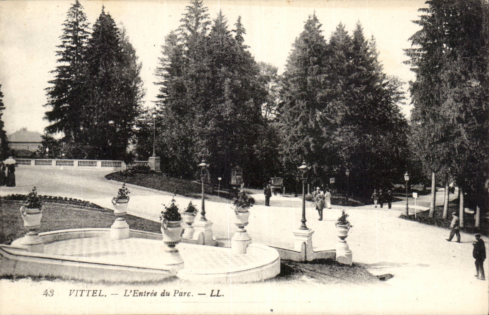 Vittel CPA Entering of the park