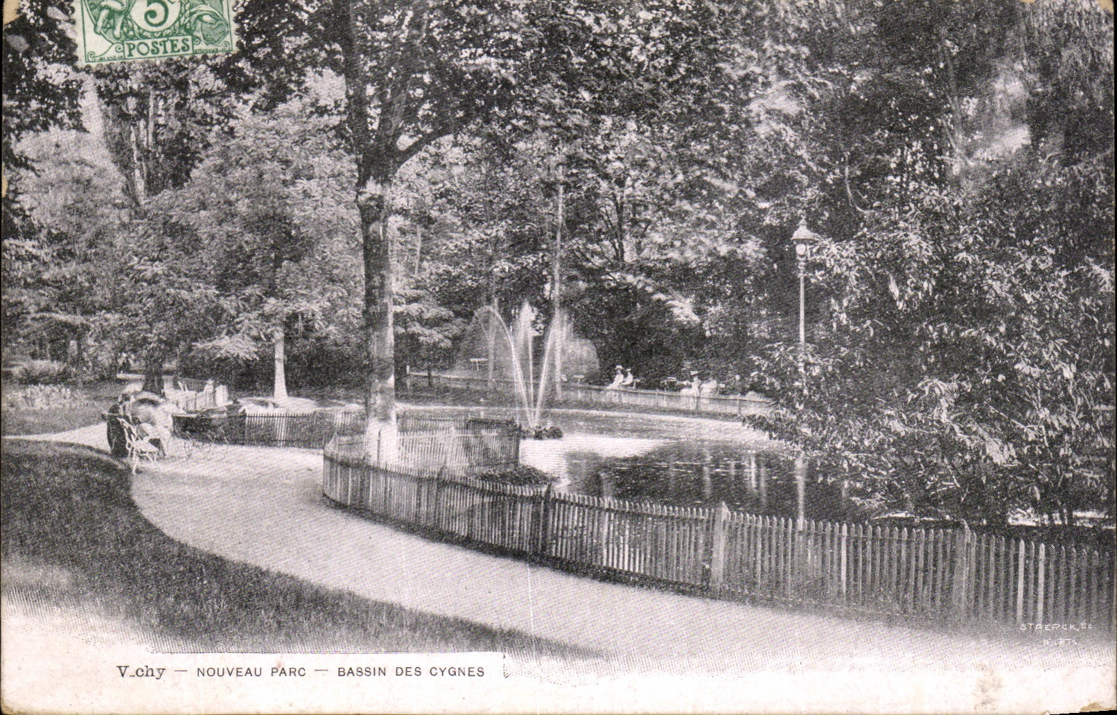 CPA Vichy New park Basin of the swans