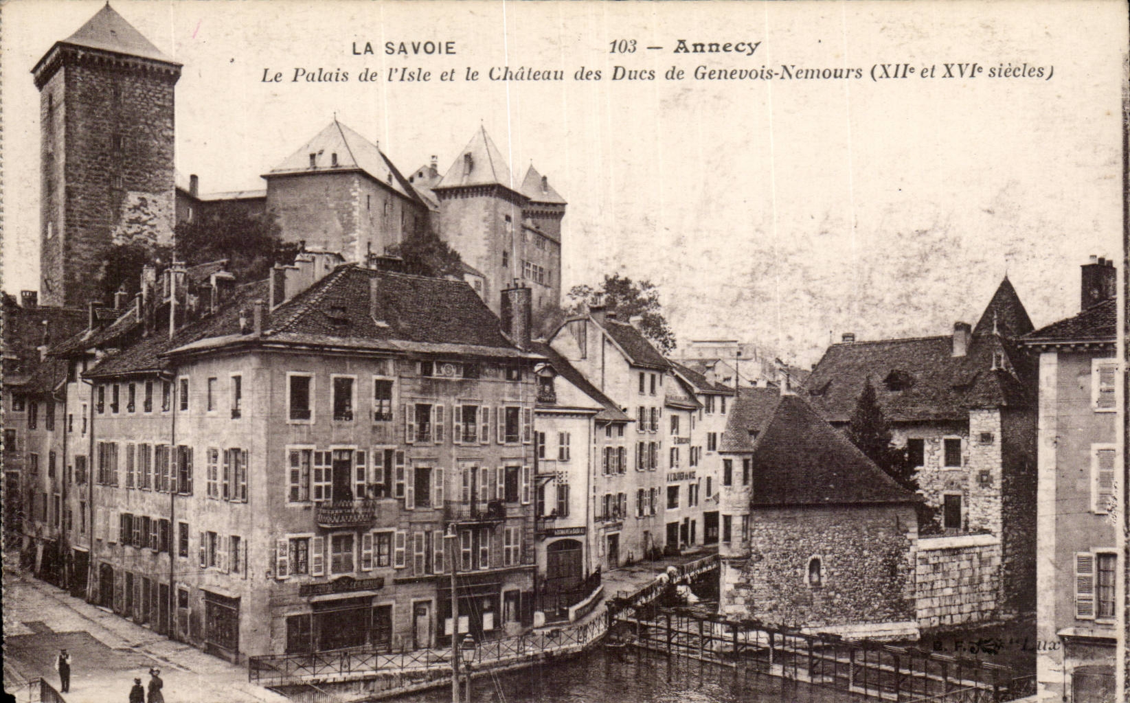 CPA Annecy the palate of the isle and the castle of the dukes of Geenvois Nemours