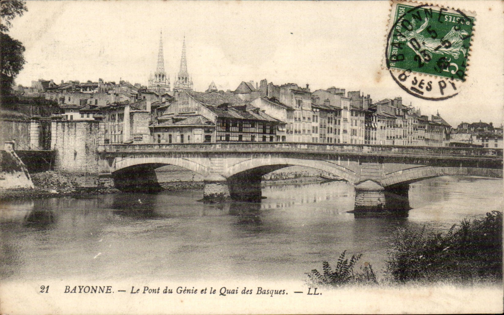 Bayonne CPA the bridge of the Genius and the quay of the Basques