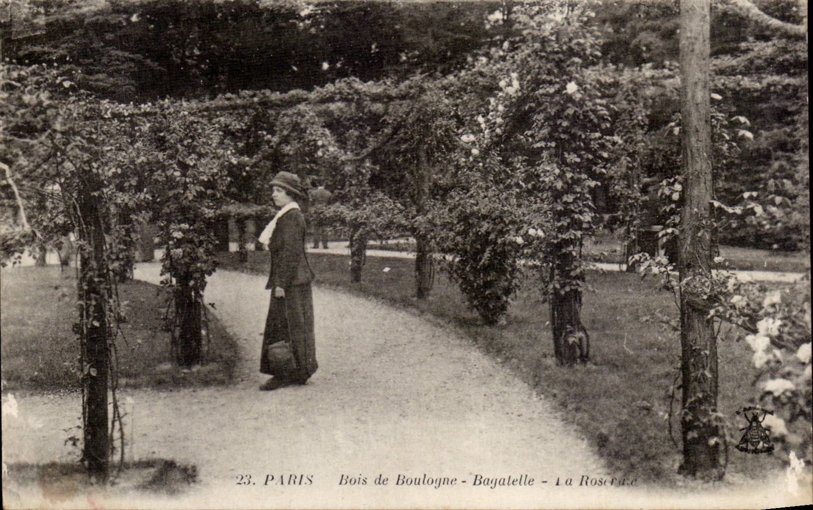 CPA Paris Bois de Boulogne Bagatelle La roseraie