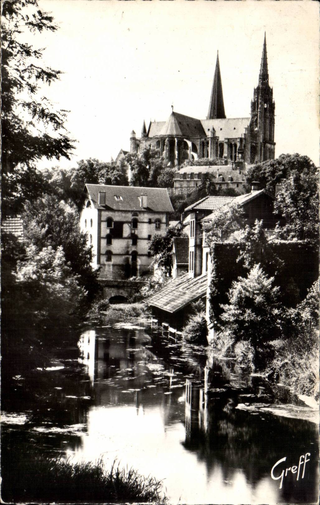 CPA Chartres edges of the Eure and the cathedral