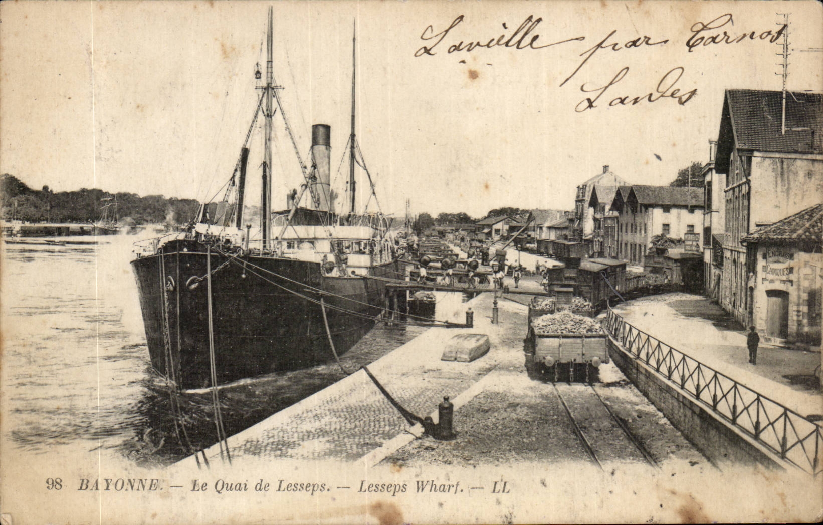 CPA Bayonne the quay of Lesseps Boat Train