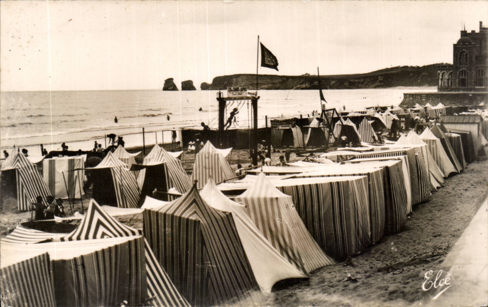 CPA Hendaye the beach and two twins