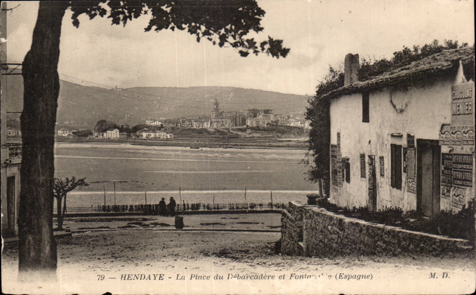 CPA Hendaye the place of the unloading dock and Fontarabie