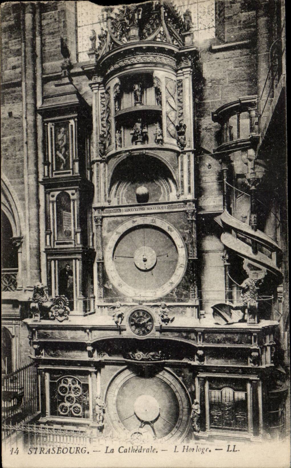 CPA Strasbourg the cathedral the clock