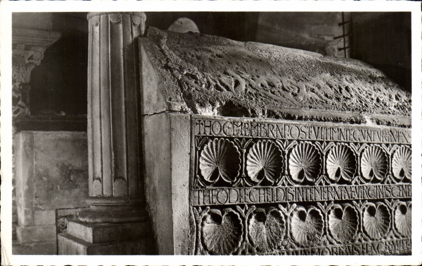 CPA Jouarre the crypt Tomb of co Telchille