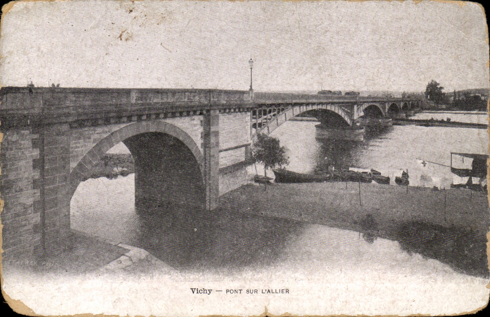 CPA Vichy Bridge on Allier