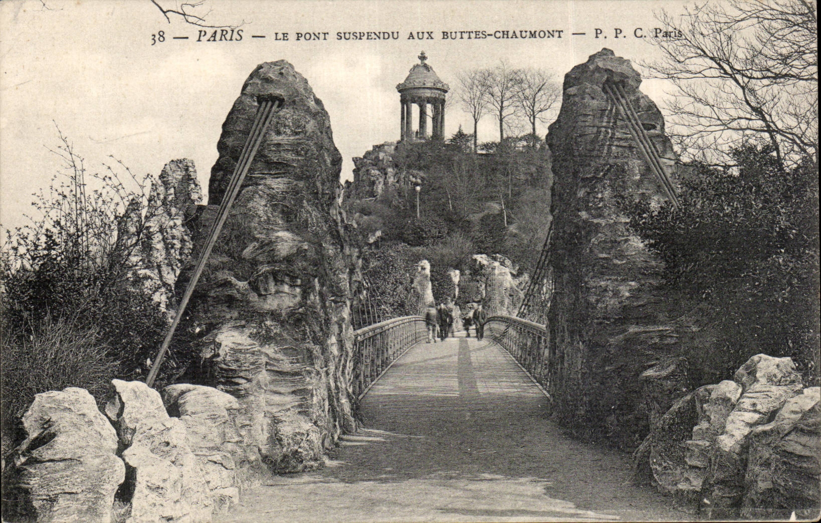 Paris CPA the suspended bridge with the Chaumont Hillocks