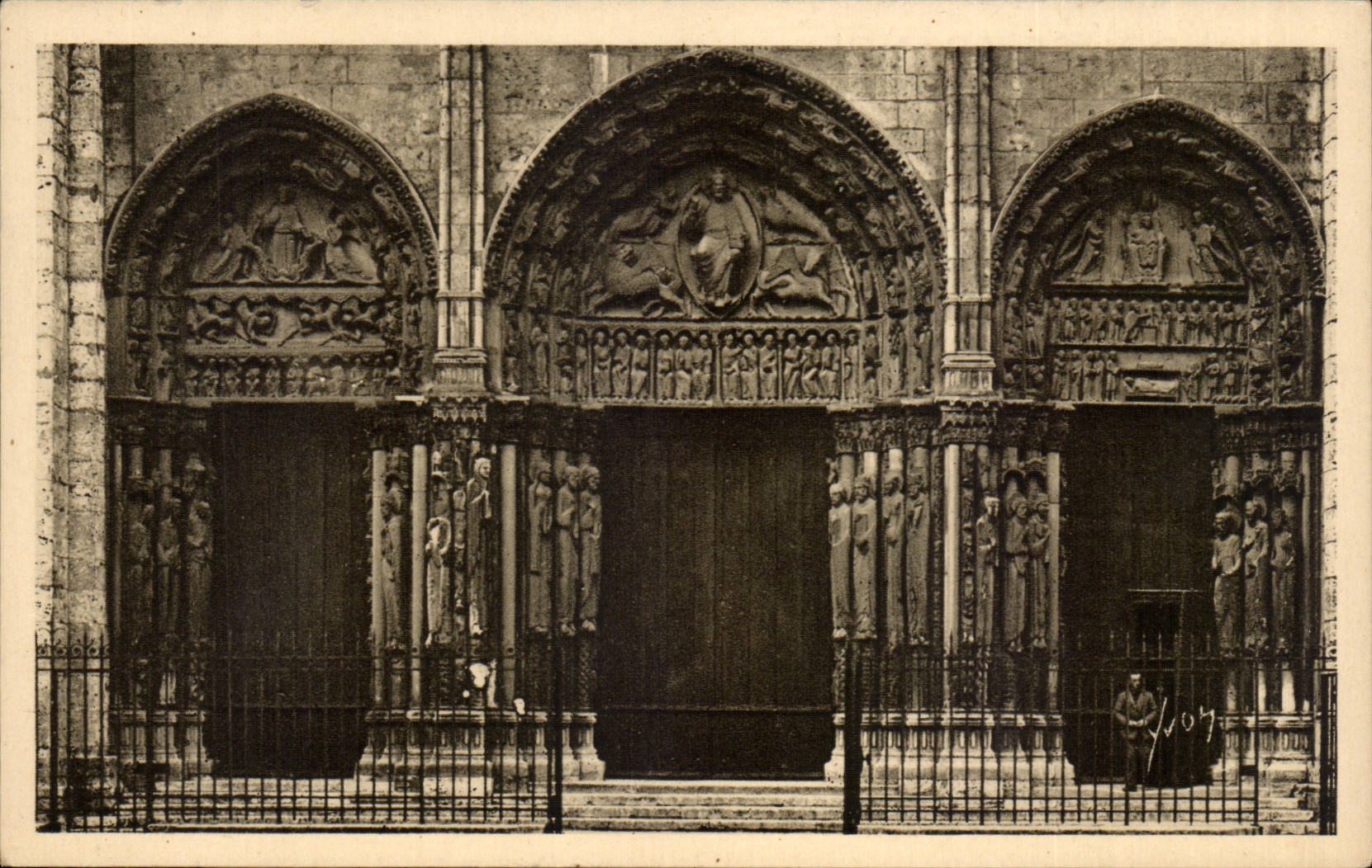 CPA Chartres the cathedral the large gate