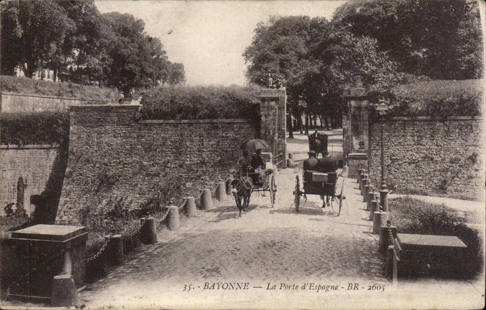 CPA Bayonne the door of Spain