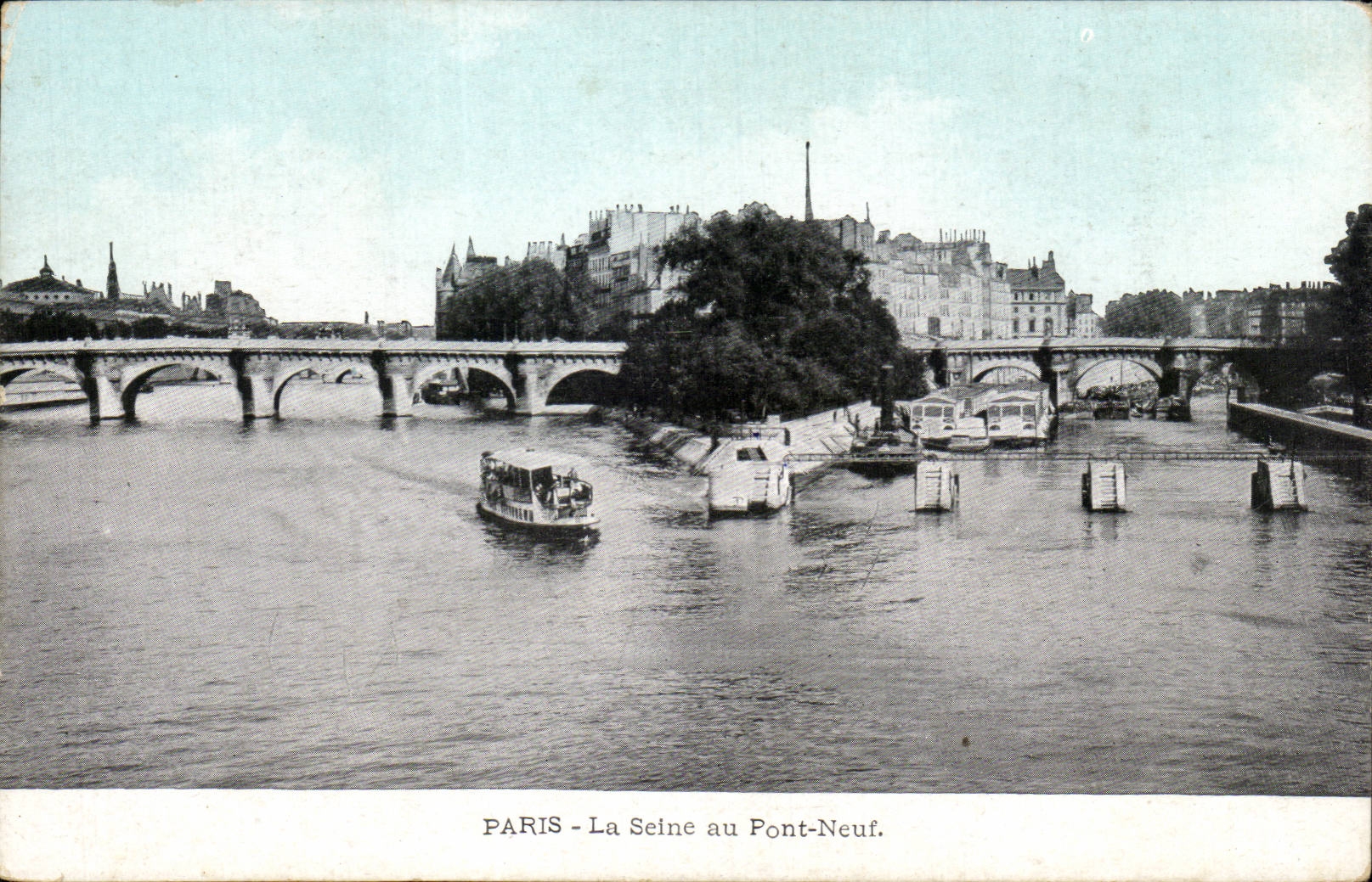 Paris CPA La Seine au pont neuf