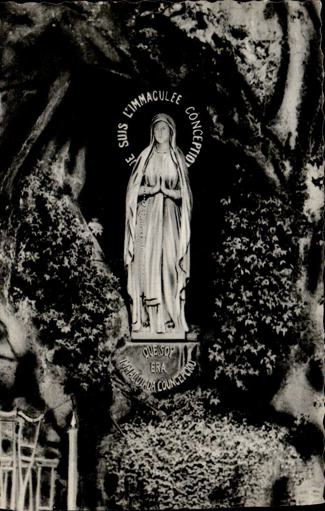CPA Lourdes the virgin with the cave