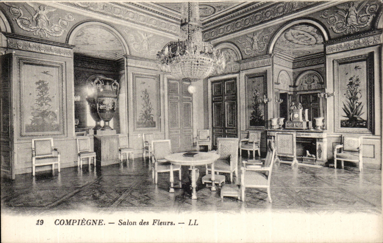 CPA Compiegne Wohnzimmer der Blumen