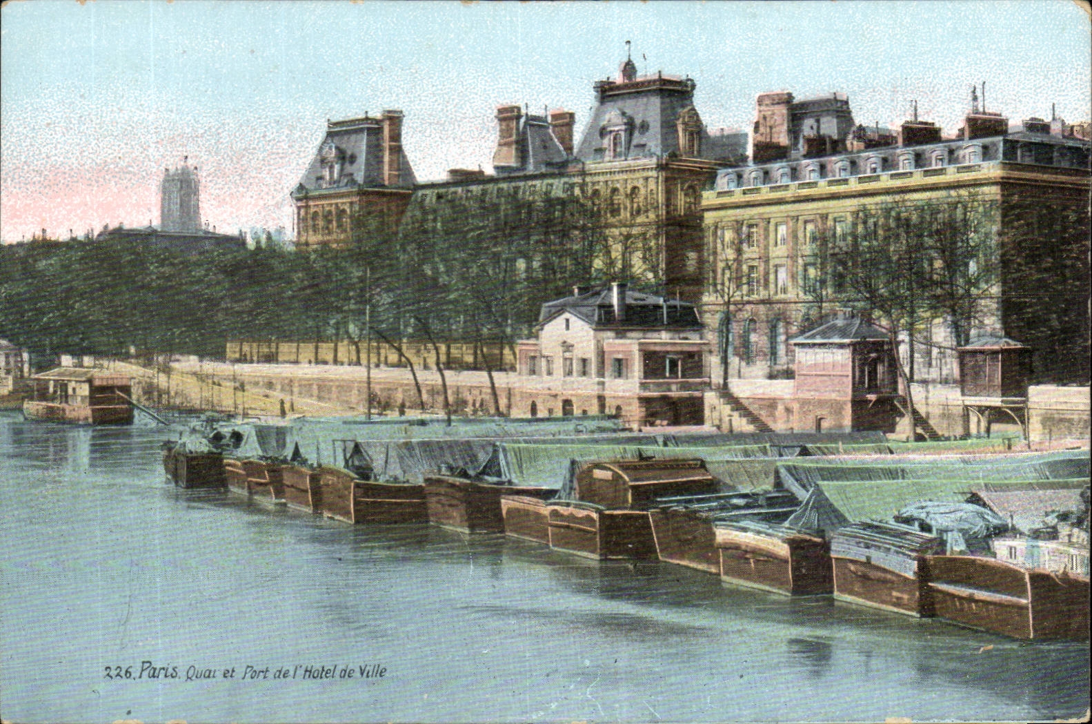 Paris CPA Quai et port de l'hotel de ville