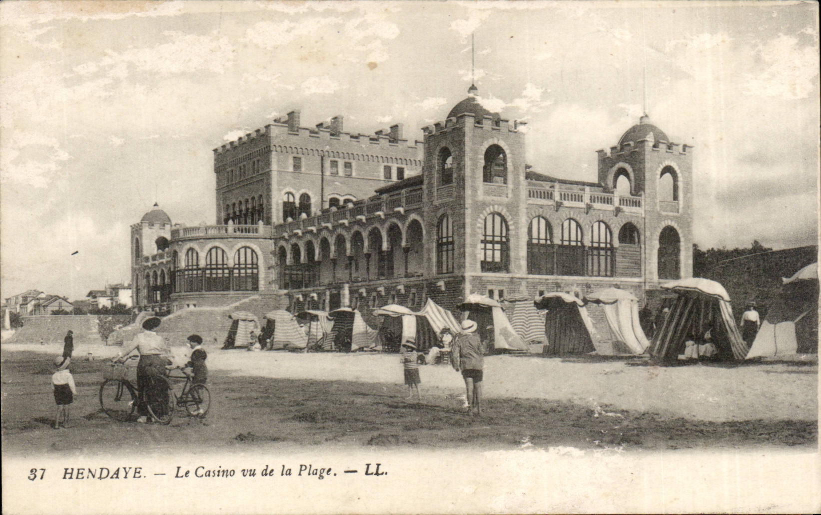 CPA Hendaye Lecasino seen of the beach