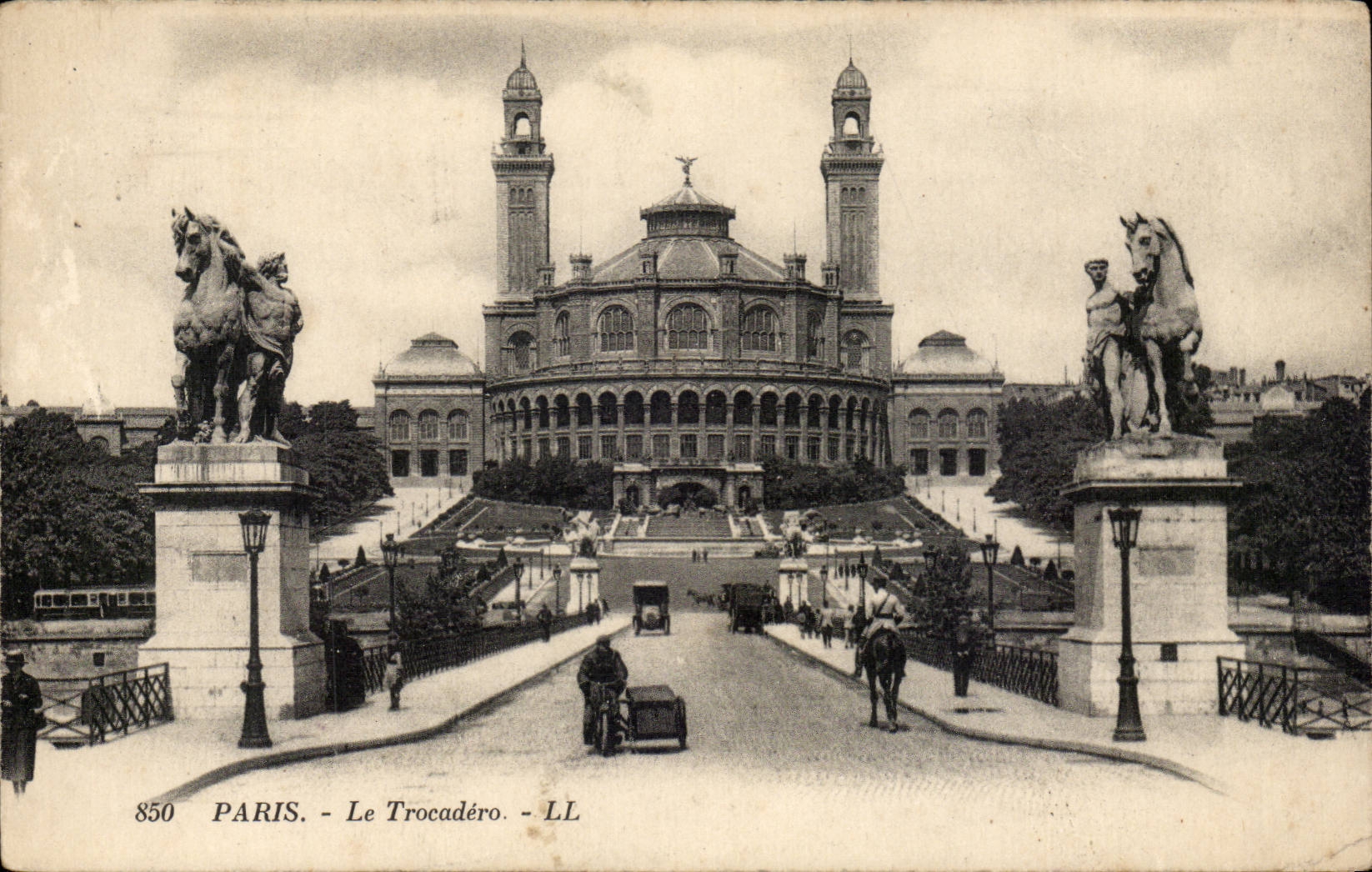 Paris CPA Palate of Trocadero