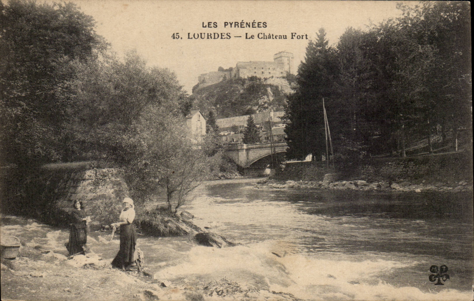 CPA Lourdes the strong castle Lavender fields