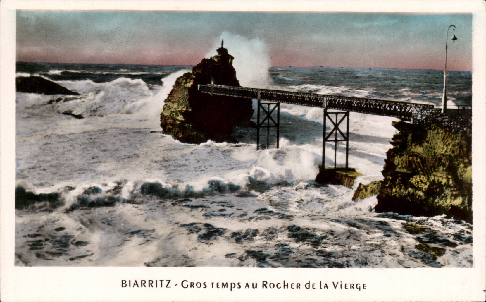 CPA Biarritz Gros temps au rocher de la vierge