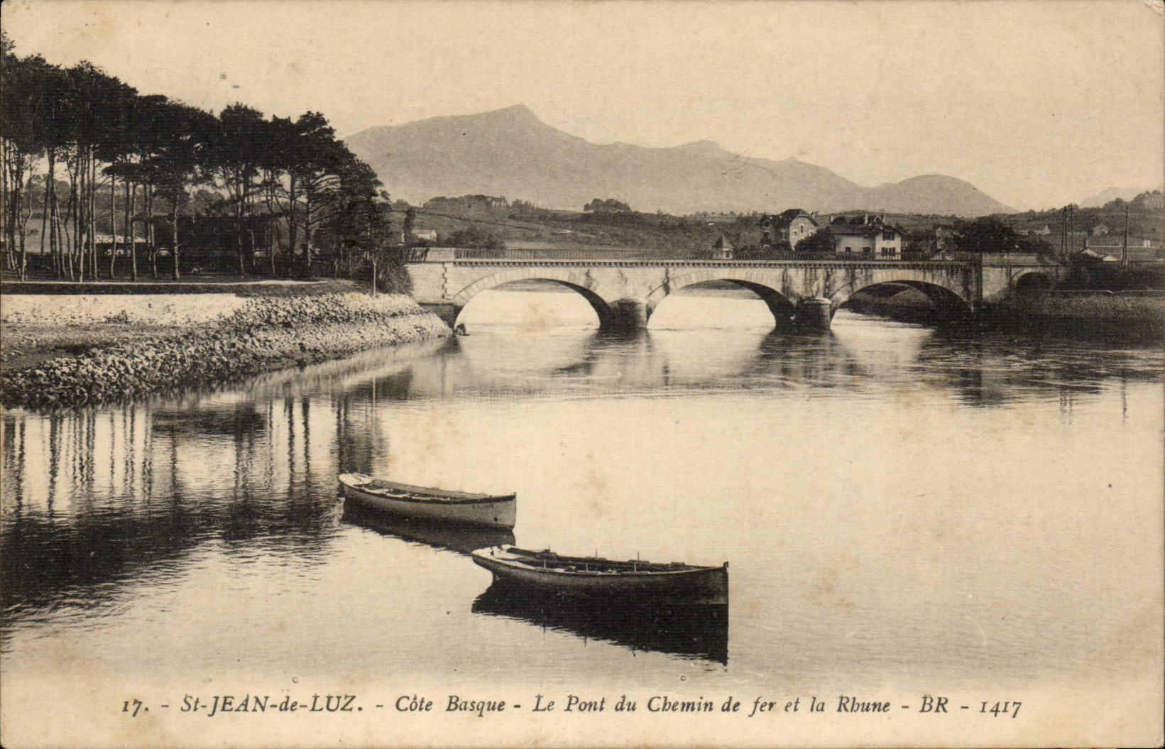 CPA St Jean de Luz Cote basque Le pont du chemin de fer et la Rhune