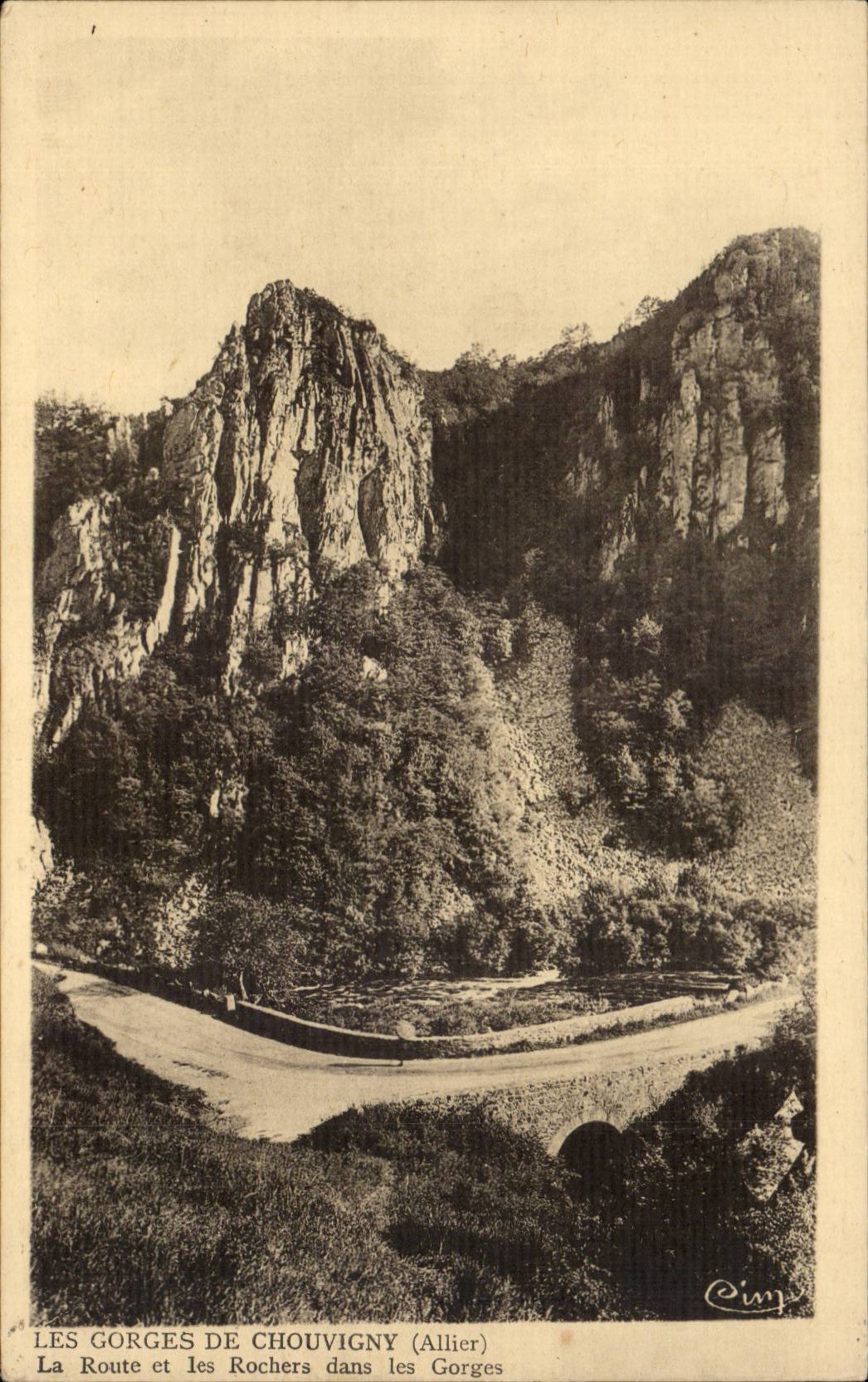 CPA throats of Chouvigny the road and rocks in the throats