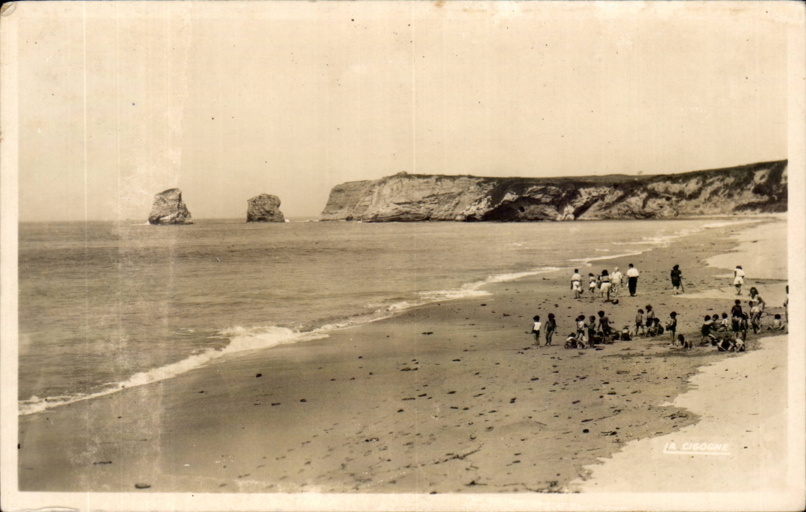 Hendaye CPA the beach and two twins