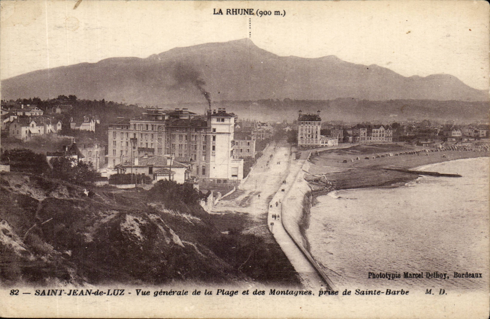 CPA Saint Jean de Luz Vue generale de la plage et des montagnes prise de Sainte Barbe