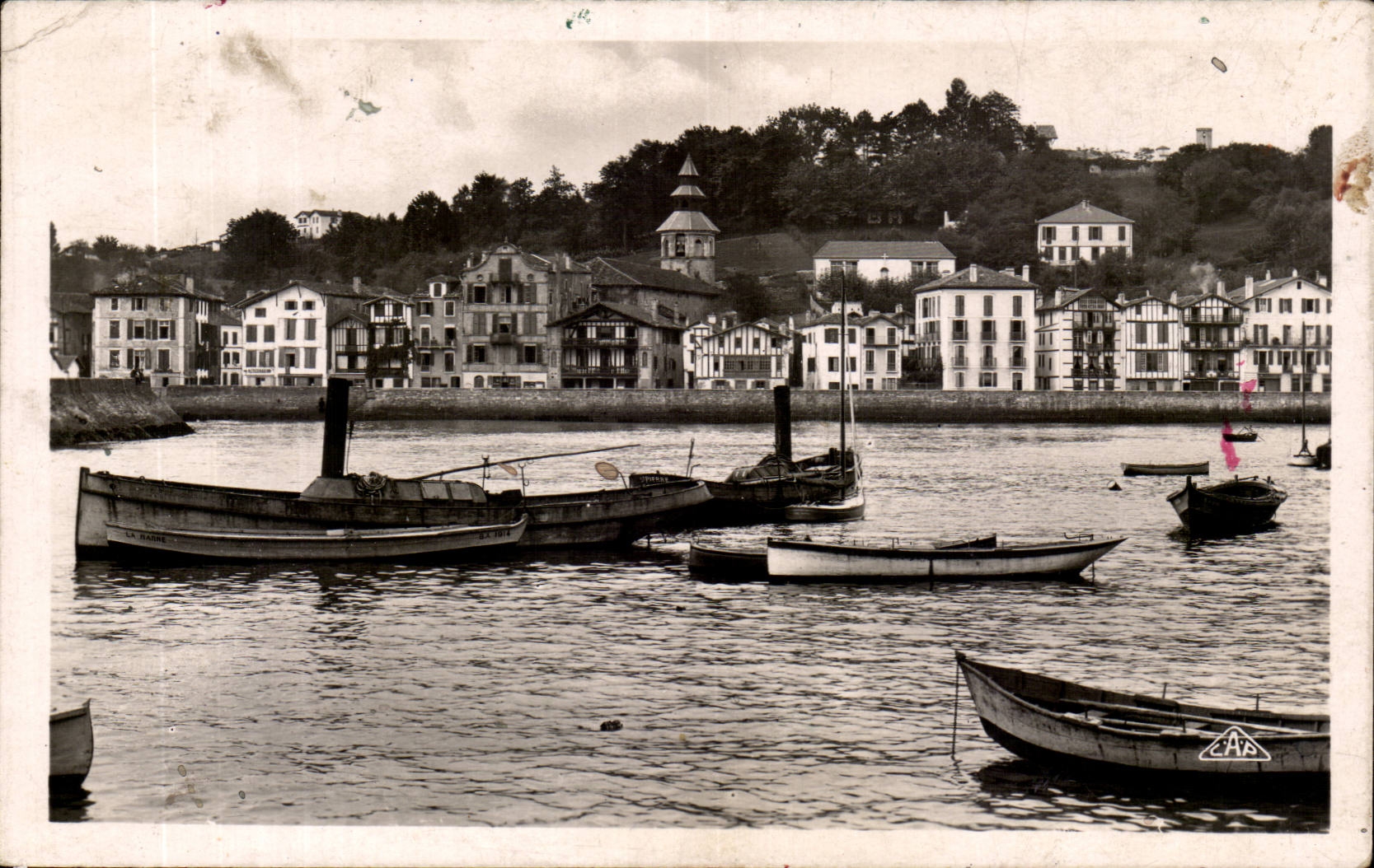 CPA St Jean de luz Le quai de Ciboure