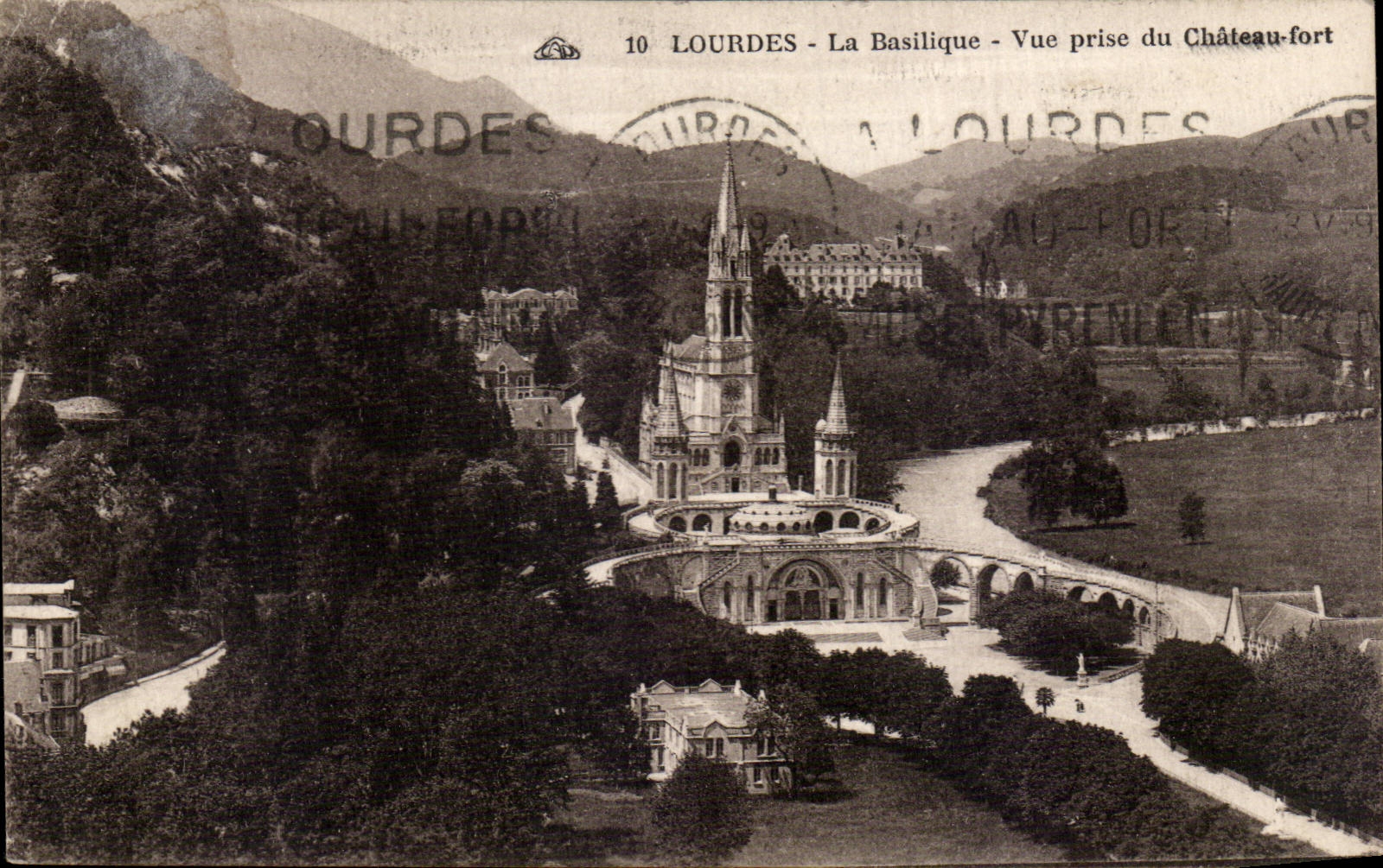 CPA Lourdes the basilica Seen from of the strong castle