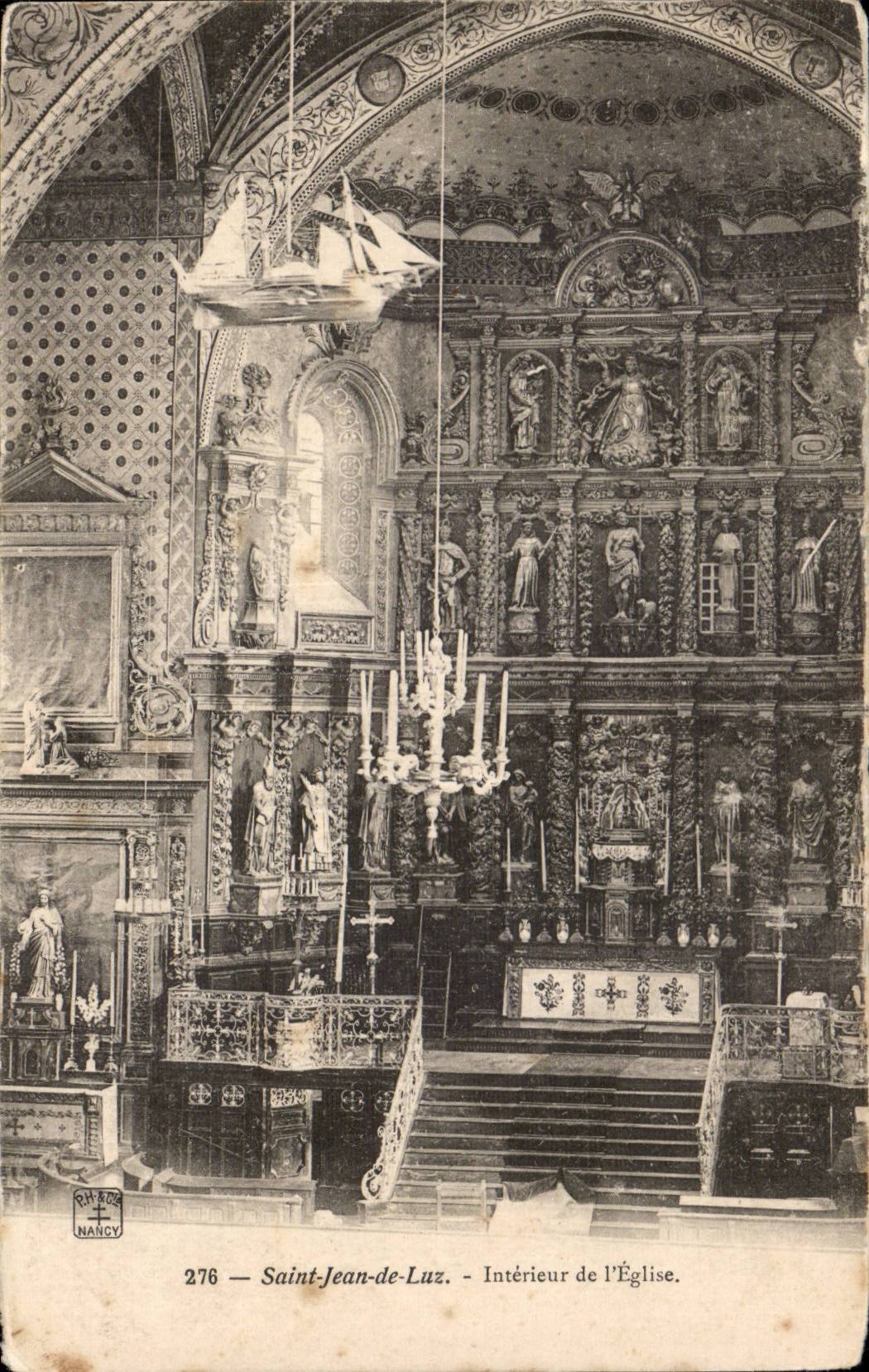 CPA St Jean de Luz Interieur de l'eglise