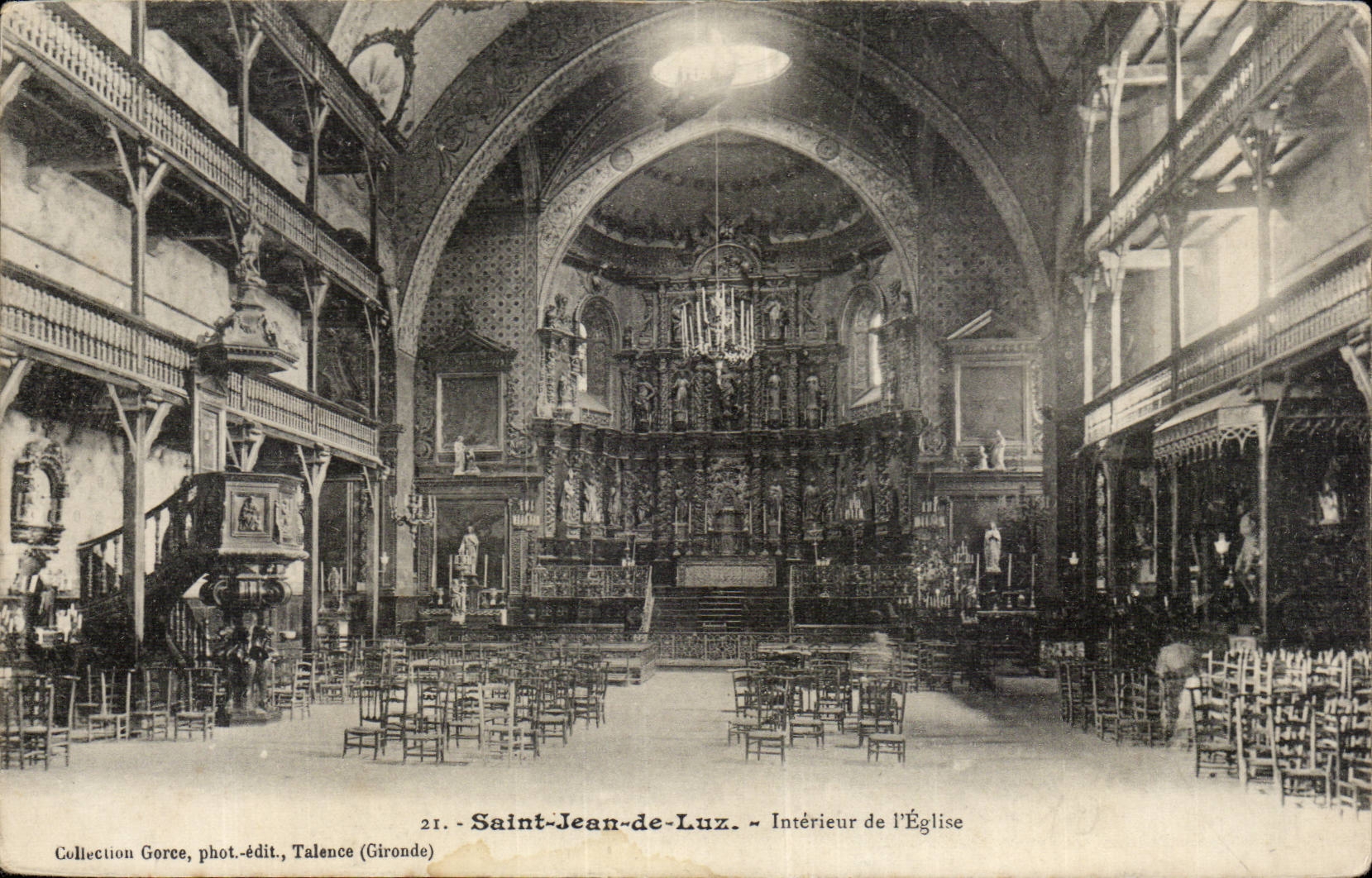 CPA St Jean de Luz Interieur de l'eglise