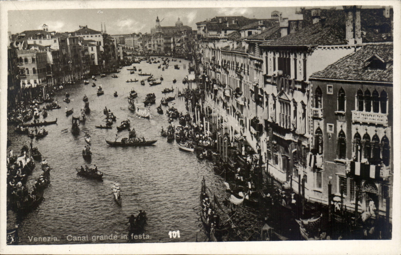 CPA large Italy Italia Venezia Canal in festa
