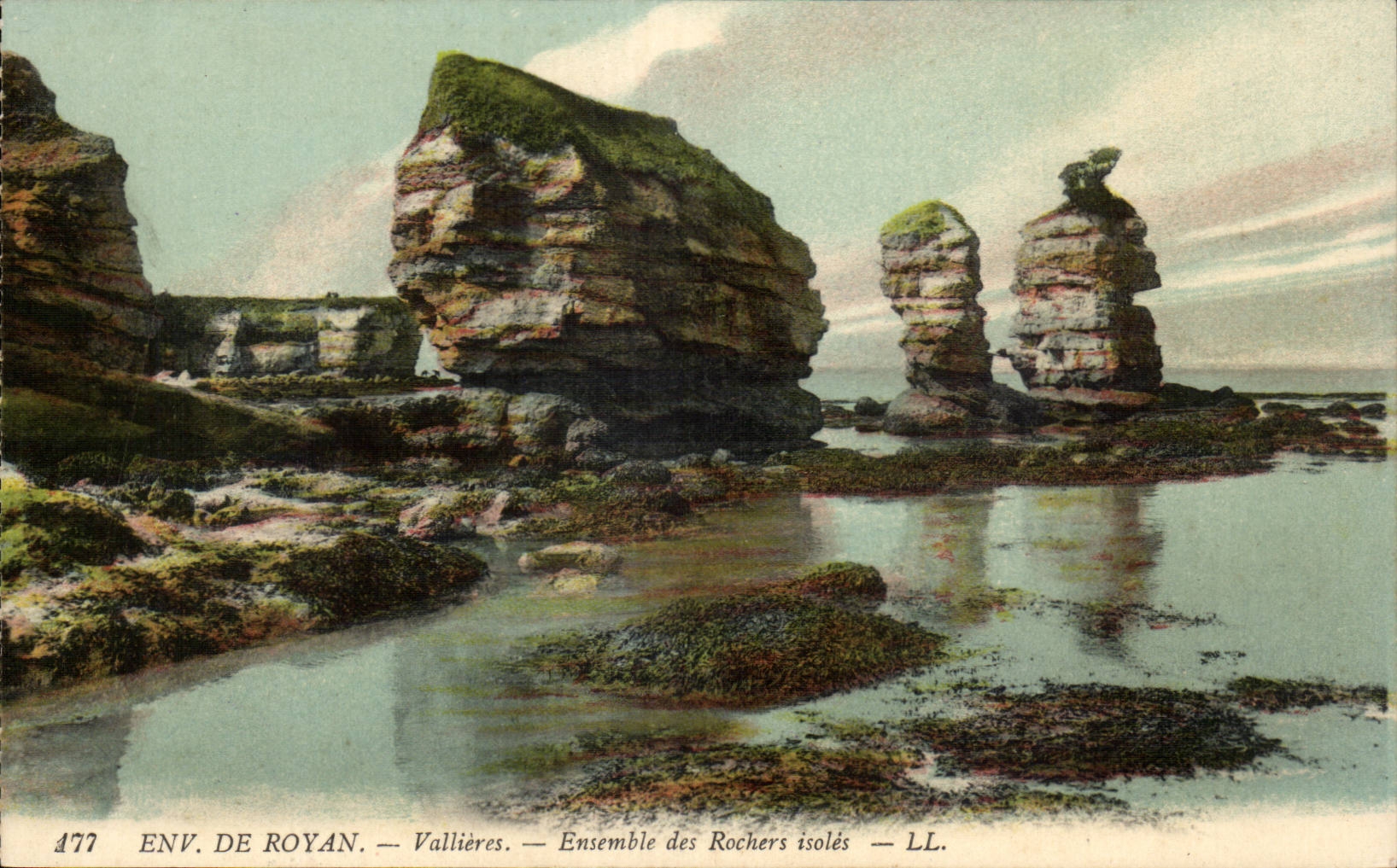 CPA Environs of Royan Vallieres Ensemble of the rocks insulate