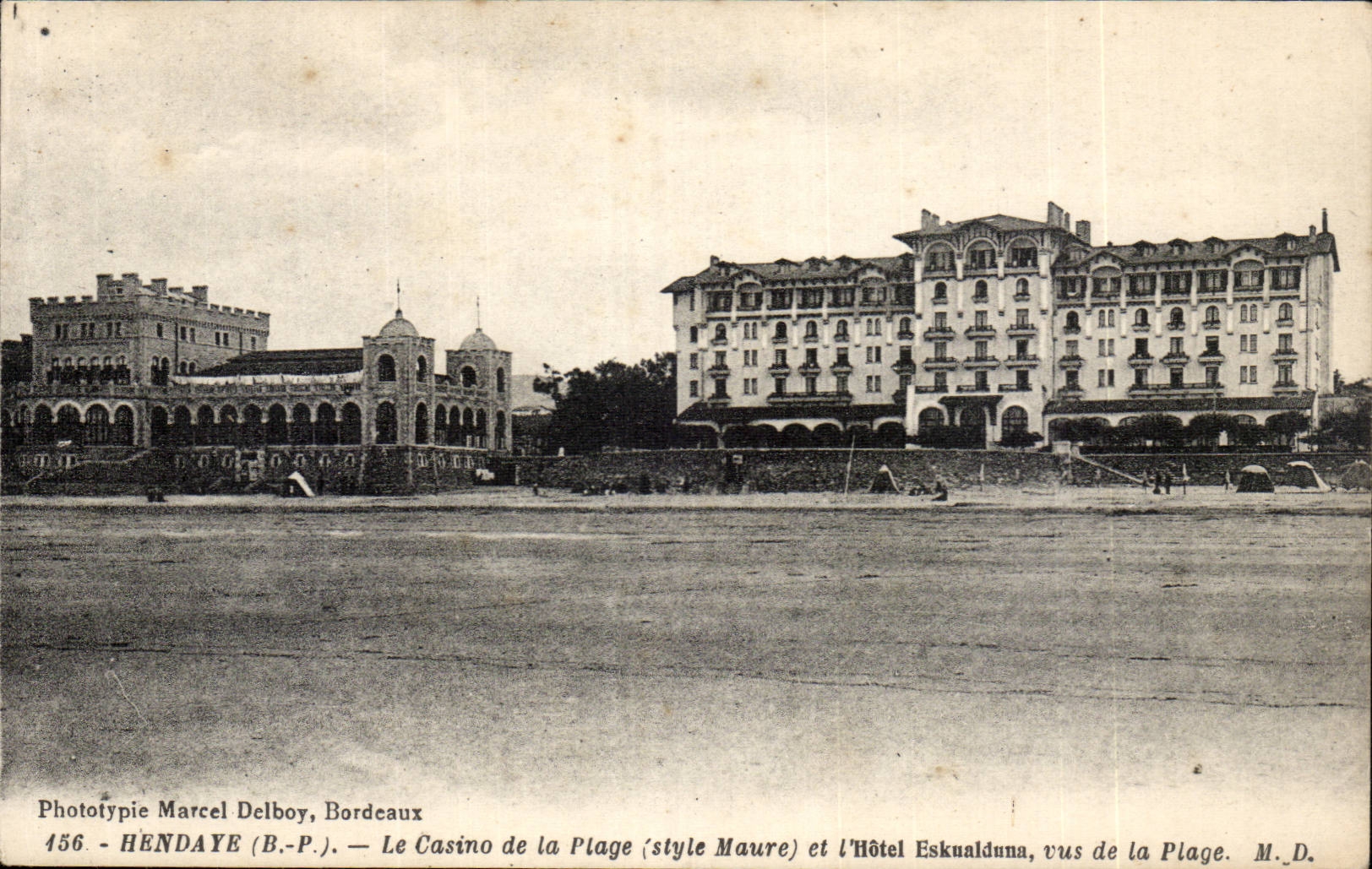 CPA Hendaye the casino of the beach and the Eskualduna hotel seen of the beach