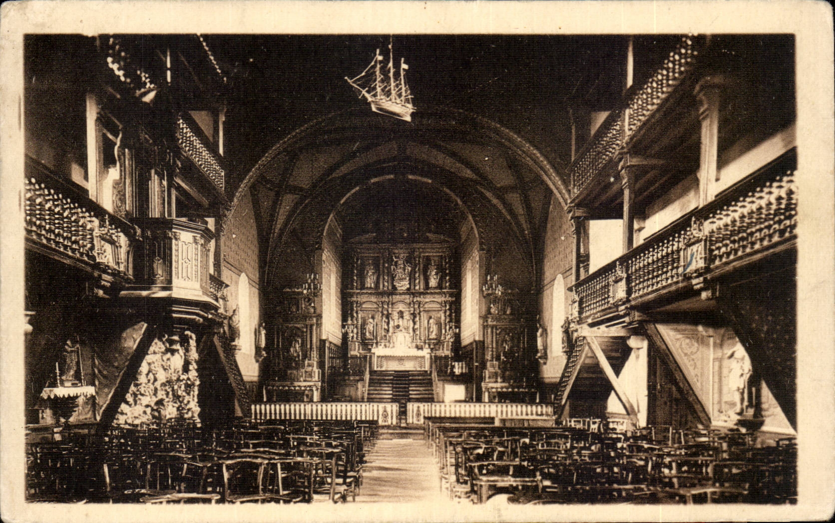CPA Interior Ascain of the Basque church style