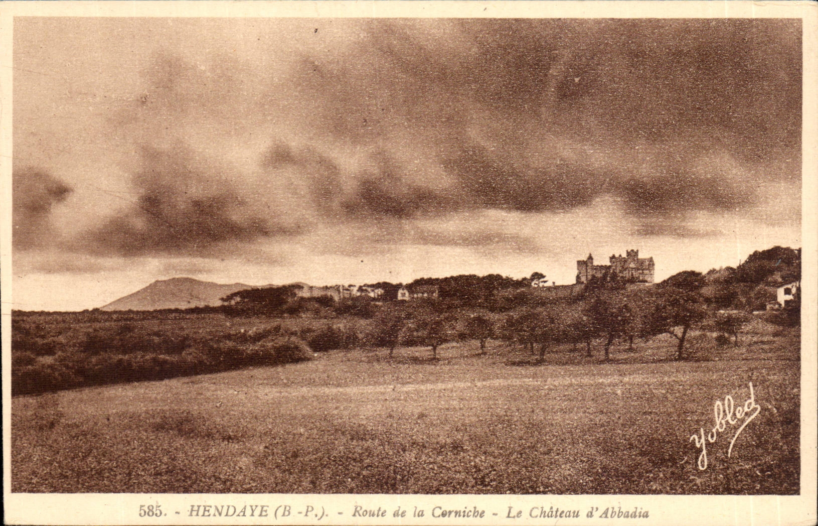 CPA Hendaye Road of the cornice the castle of Abbadia